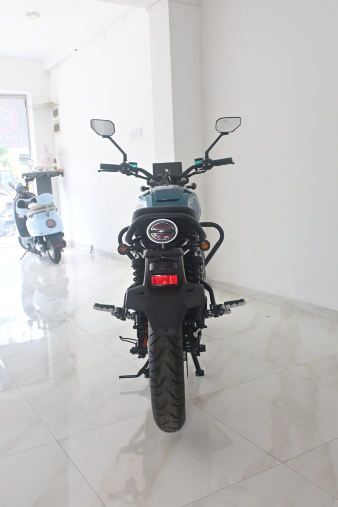 D300